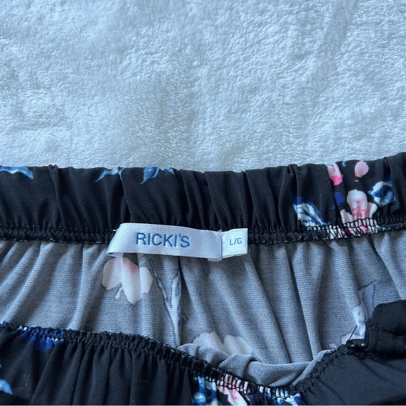 Ricki’s Off the shoulder Floral Top - Picture 6 of 8